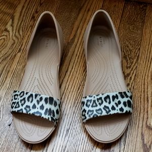 Crocs Lina leopard Dorsay flat sandal